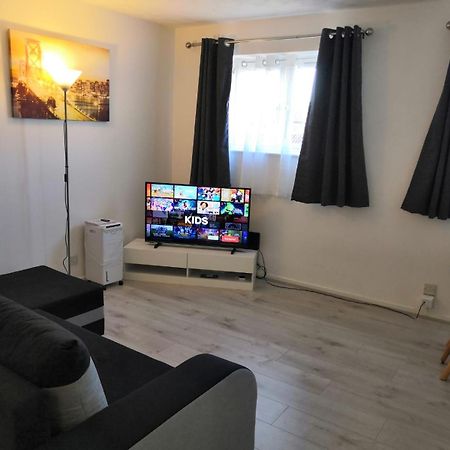 Delight Apartment, Close To Excel, London City Airport & O2! エクステリア 写真